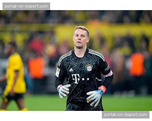特写：终场哨响，诺伊尔安慰年轻门将，诠释拜仁传统与传承